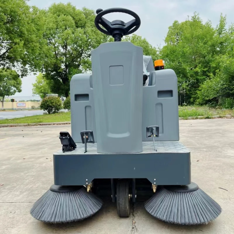 小型爆款驾驶扫地车应用于学校医院车间广场车库景区公园物业保洁