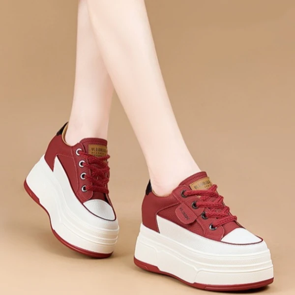 高档2025春季新款小白鞋青年女平底真皮韩版百搭舒适增高小码女鞋