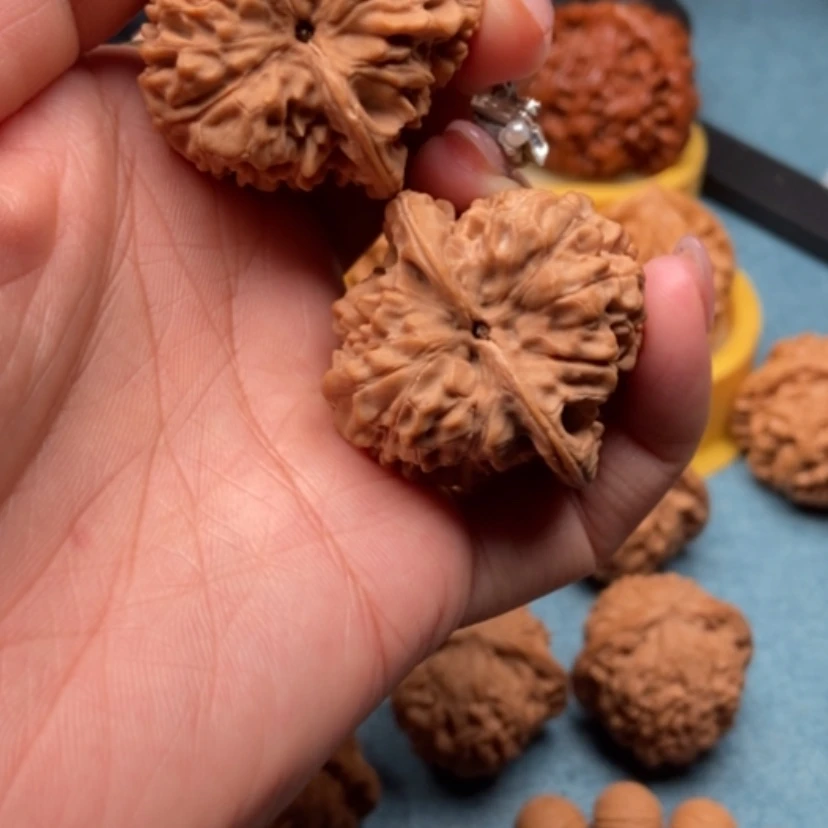 【闪购商品】文玩核桃吊坠官帽全41