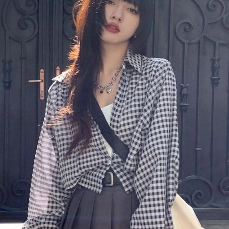 2024夏季新款极简风短款黑色格子衬衫女设计感宽松外套防晒上衣
