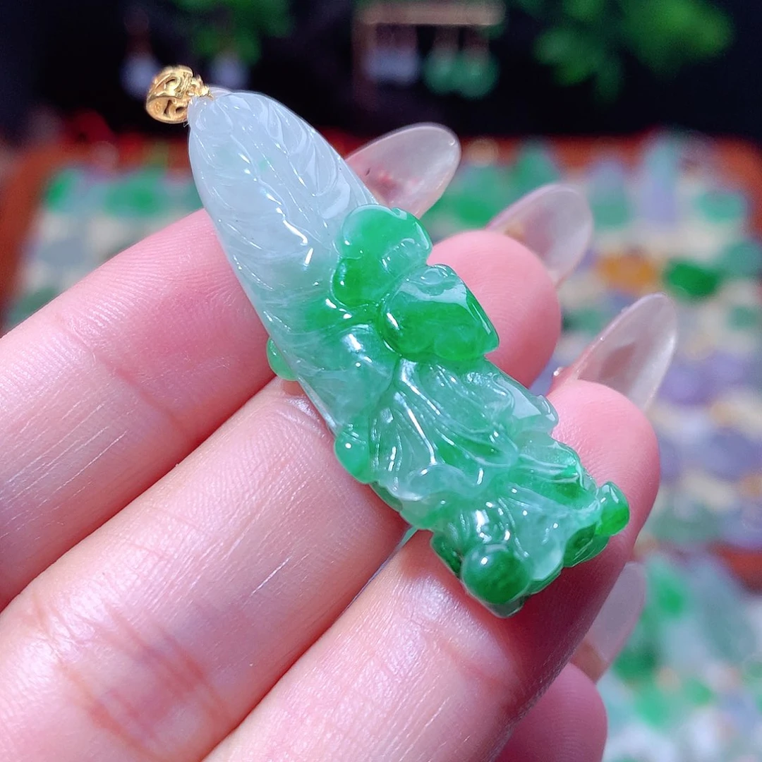 翡翠吊坠(不含链)18K金镶嵌翡翠