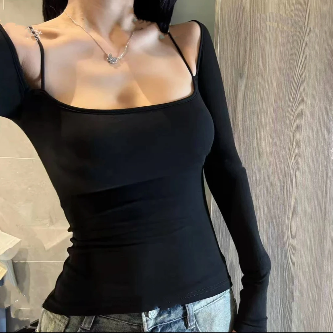 纯欲风辣妹露肩设计感长袖打底T恤女秋冬新款修身显瘦带胸垫上衣