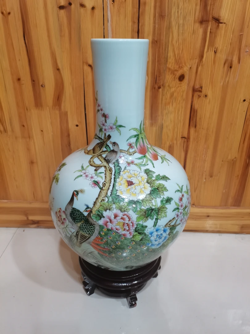 景德镇精工粉彩花鸟天球瓶