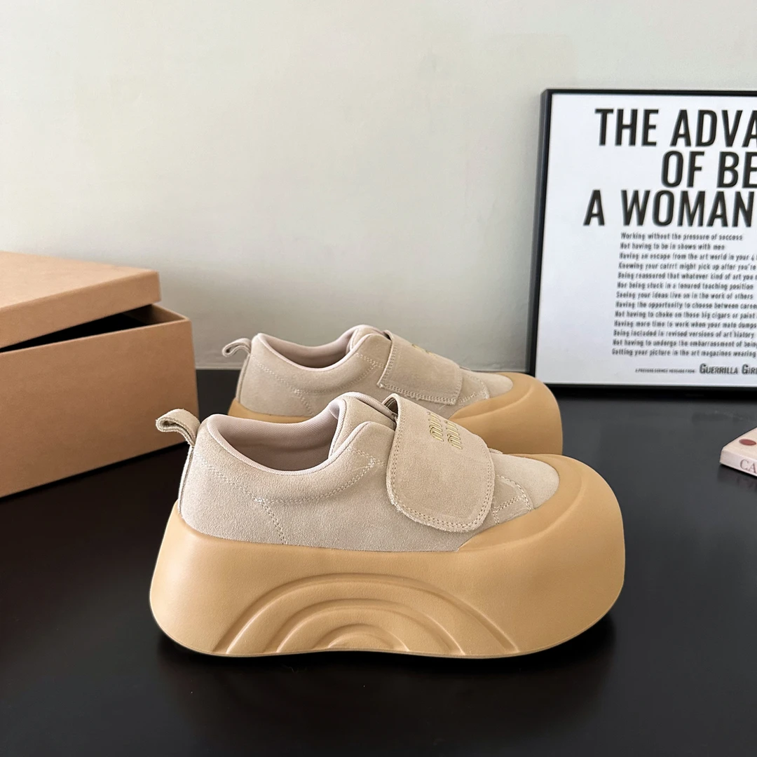 丑萌厚底板鞋女2024秋季新款增高5CM魔术贴小个子面包鞋