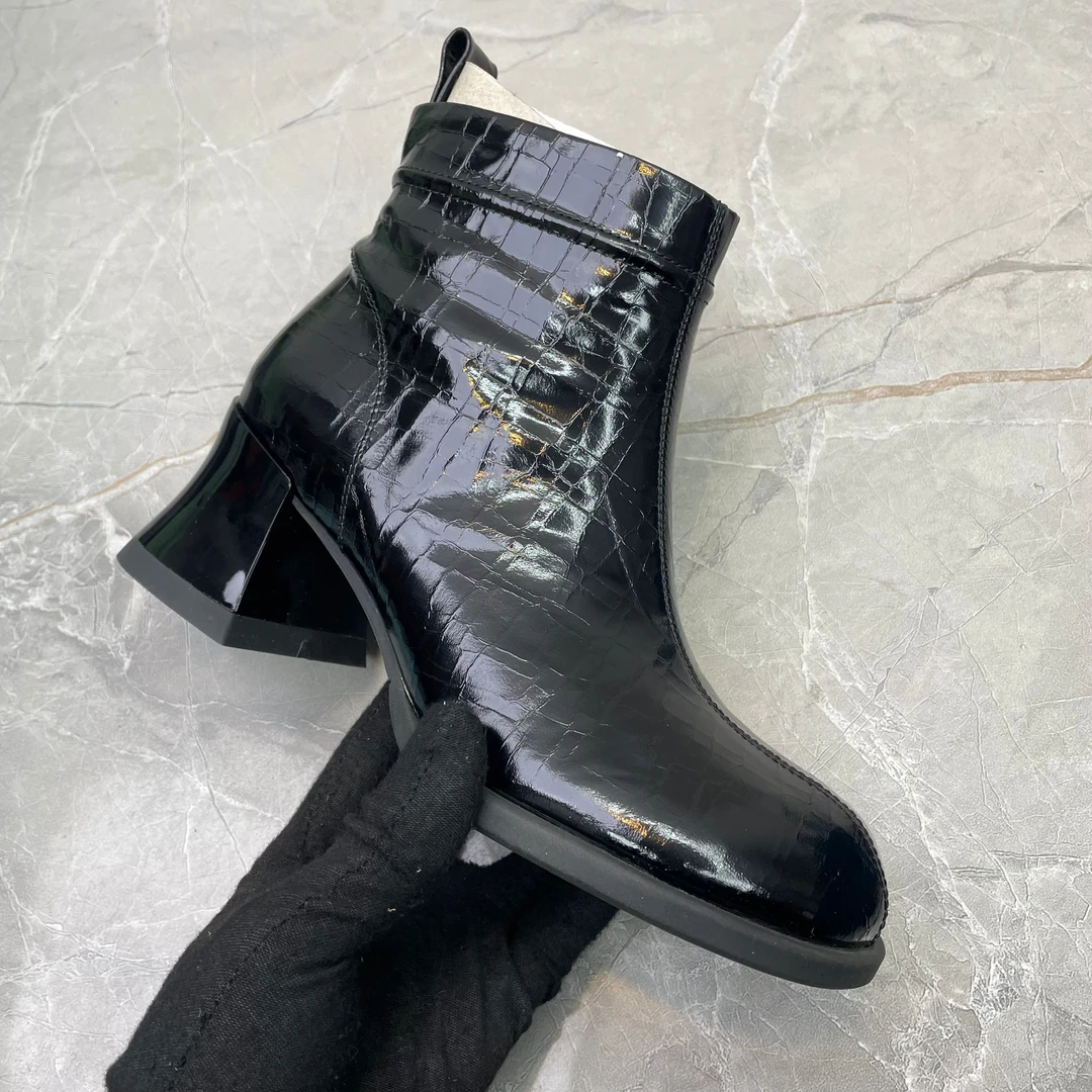 ac（孤品）36/37/38码粗跟女靴(牛皮)h1585