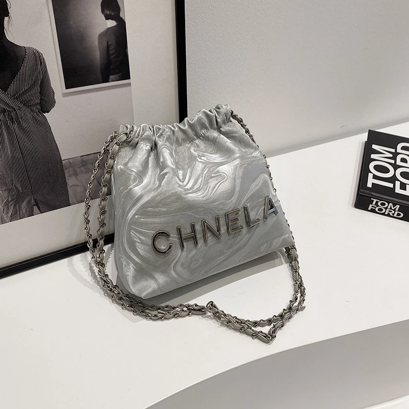 2024新款时尚百搭流行爆款小包包女链条单肩斜挎包超火水桶包