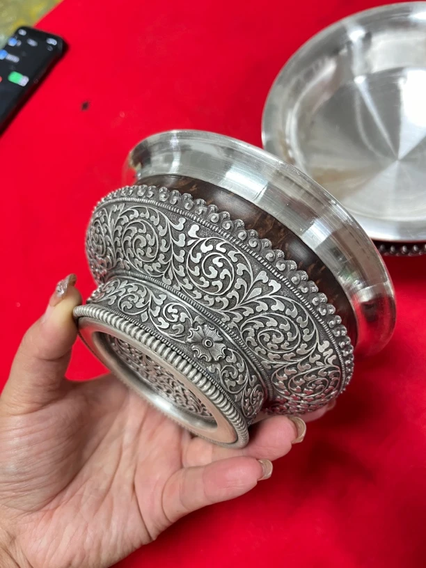 2025新款西藏精品木碗工艺精品包银边扎木碗口径12厘米到15厘米