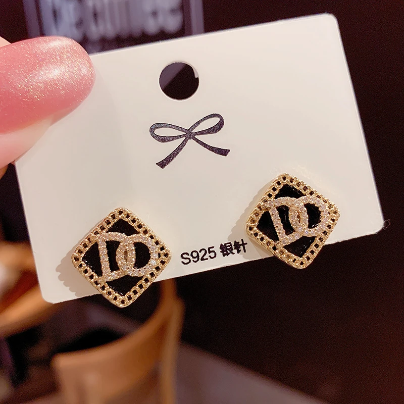 铜合金锆石耳饰 209【D字母耳钉】简约精致微镶锆石冷淡风925银针