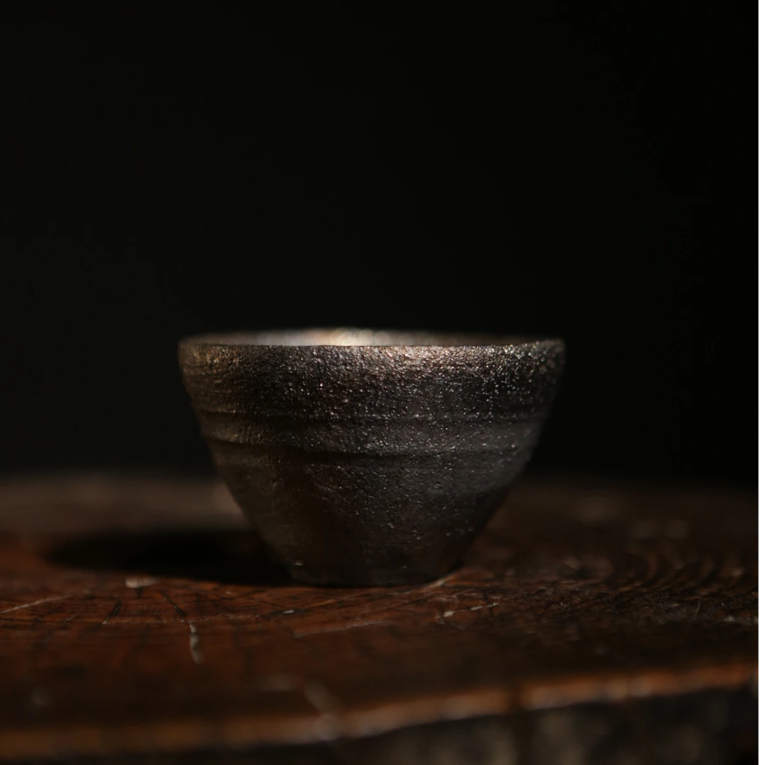 荥窑砂器 荥窑主人亲工手作 《文殊》主人杯作品黑砂东方美学茶道器