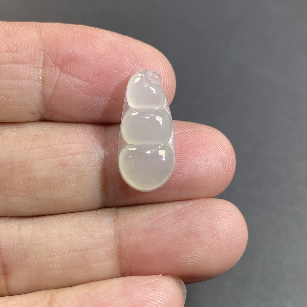 天然A货翡翠福豆吊坠