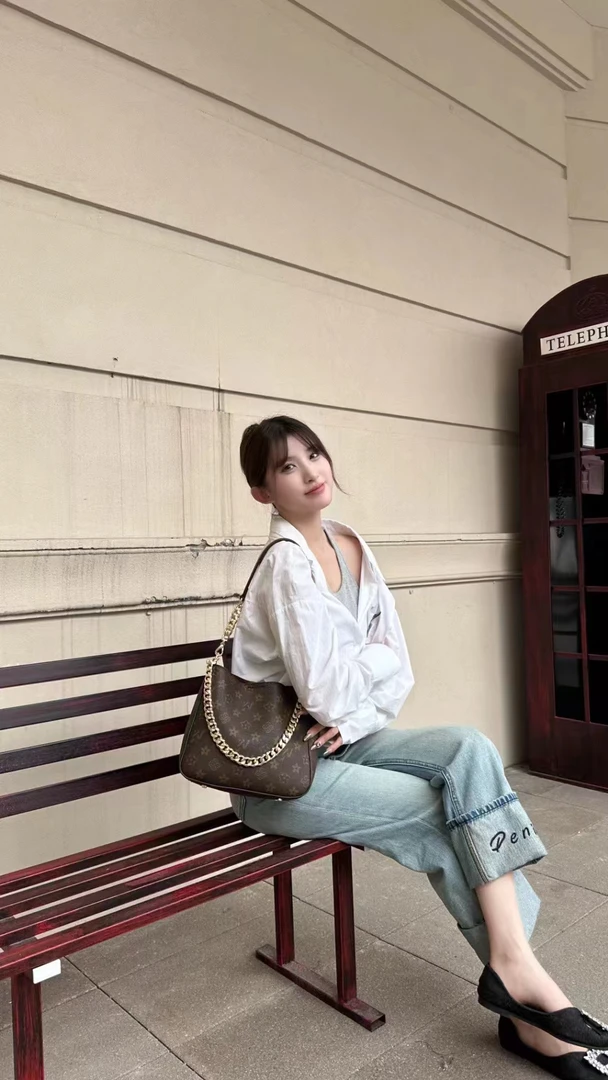 优草坊【2024新款休闲时尚气质轻奢女士韩版腋下斜跨水桶包】