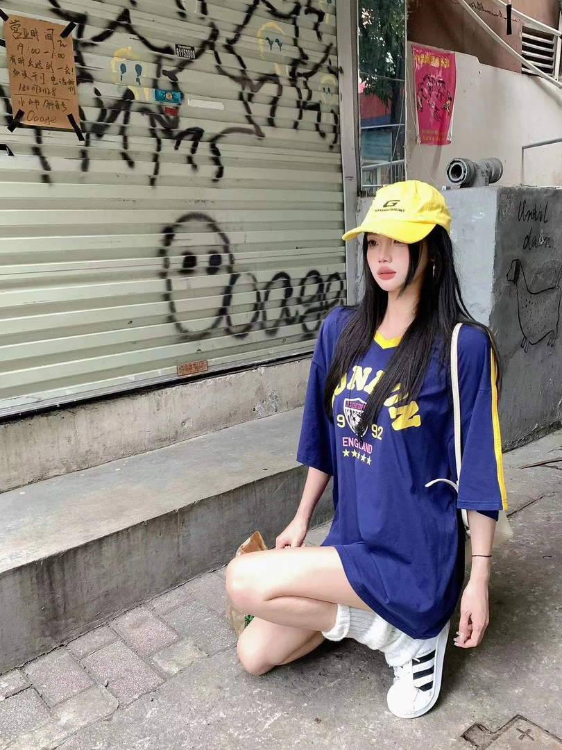 YJL【酷派少女】美式短袖T恤女2024新款夏季设计感撞色宽松球服上衣