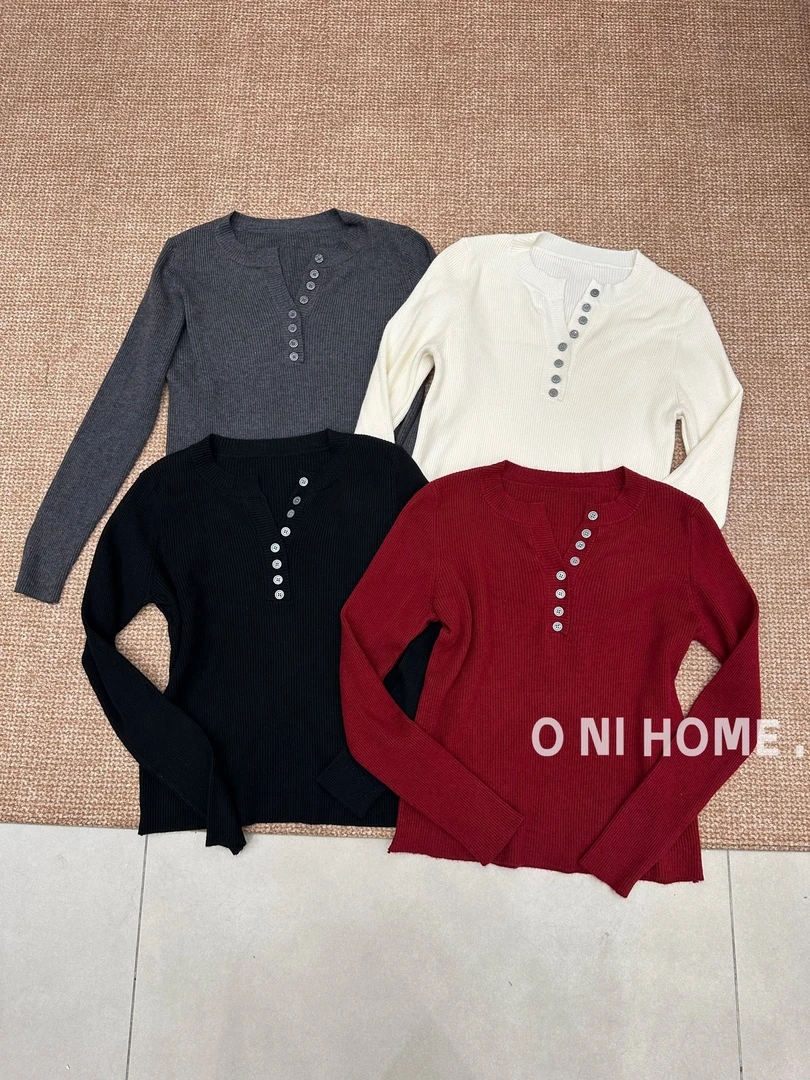 【欧尼家】纽扣设计感小V领针织衫