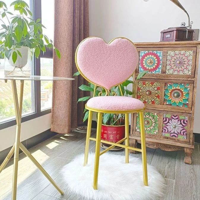 北欧靠背梳妆椅子 卧室化妆椅成人简约爱心形椅网红美甲ins风椅子