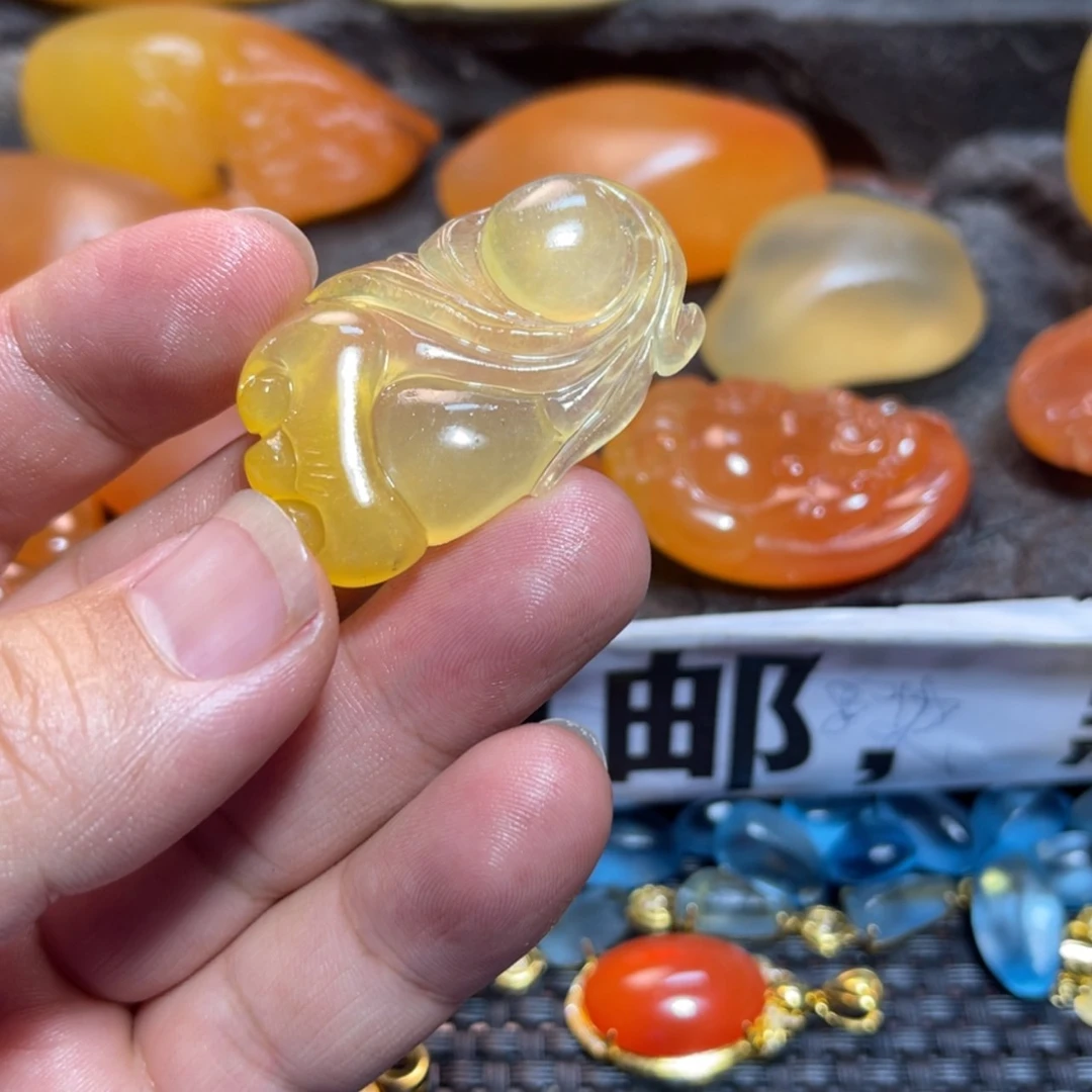 【闪购商品】石英质玉挂件未镶嵌狗*