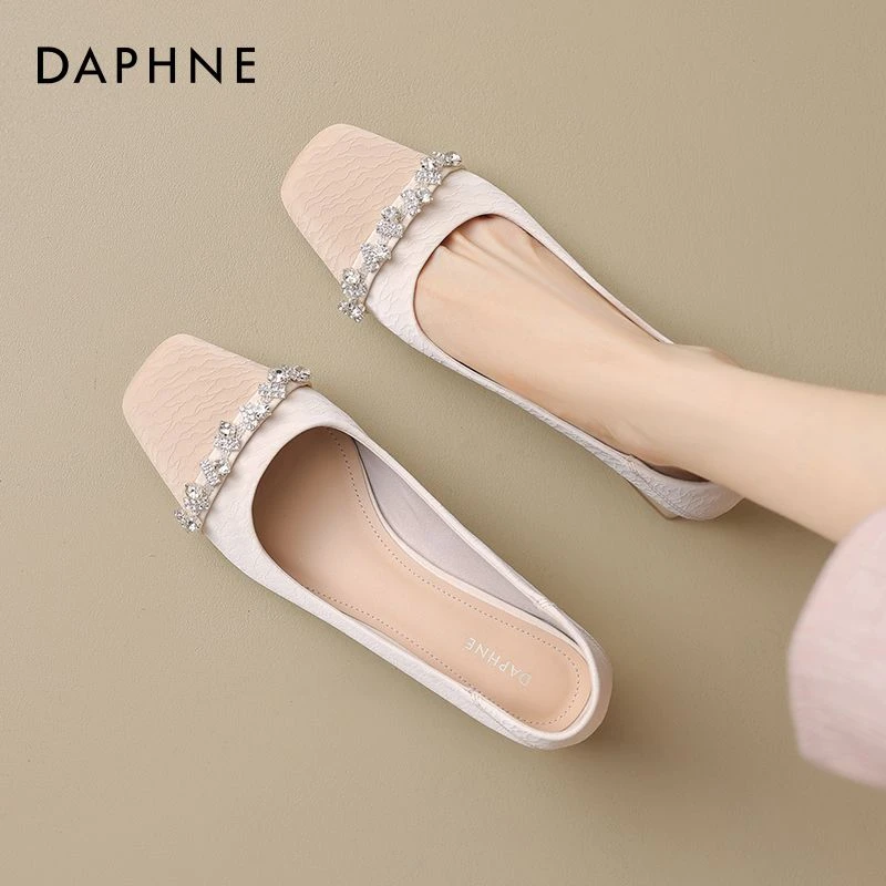 达芙妮浅口单鞋女2025春季方头温柔晚晚风配裙子软底玛丽珍小皮鞋