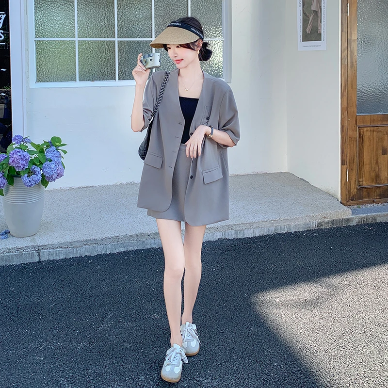 灰色短袖西装短裙套装女夏2024新款韩版气质高级感休闲西服两件套