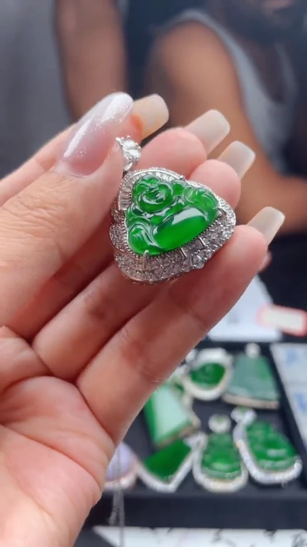 【闪购商品】定制翡翠未镶嵌吊坠-多样性发货拍一发一(其一)