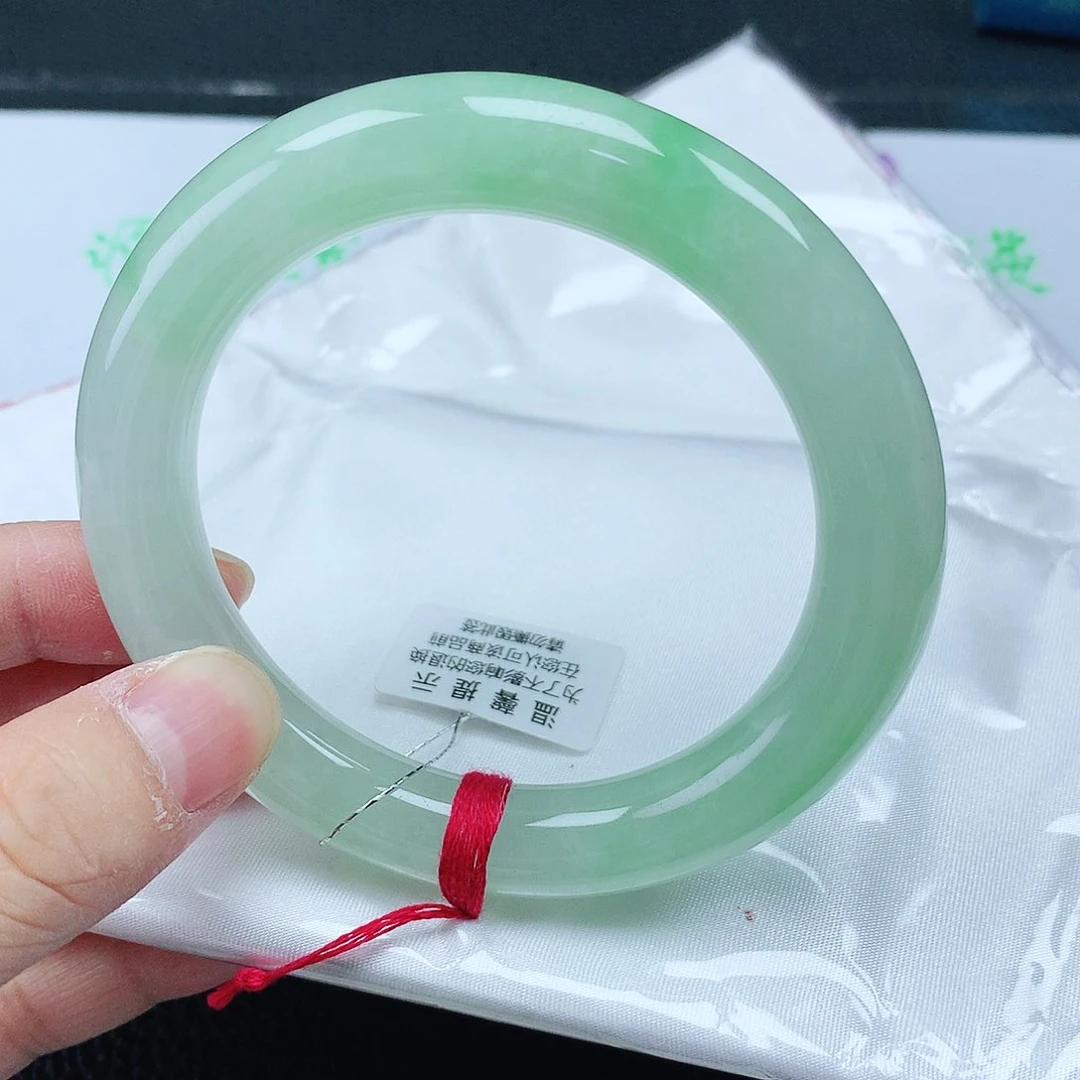 翡翠手镯未镶嵌56胖