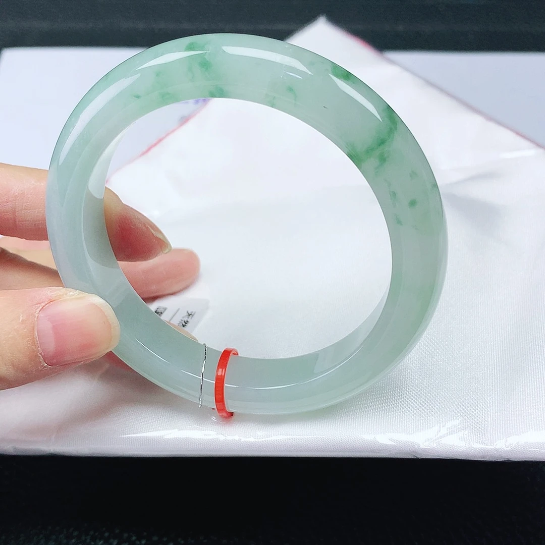 翡翠手镯未镶嵌57圈