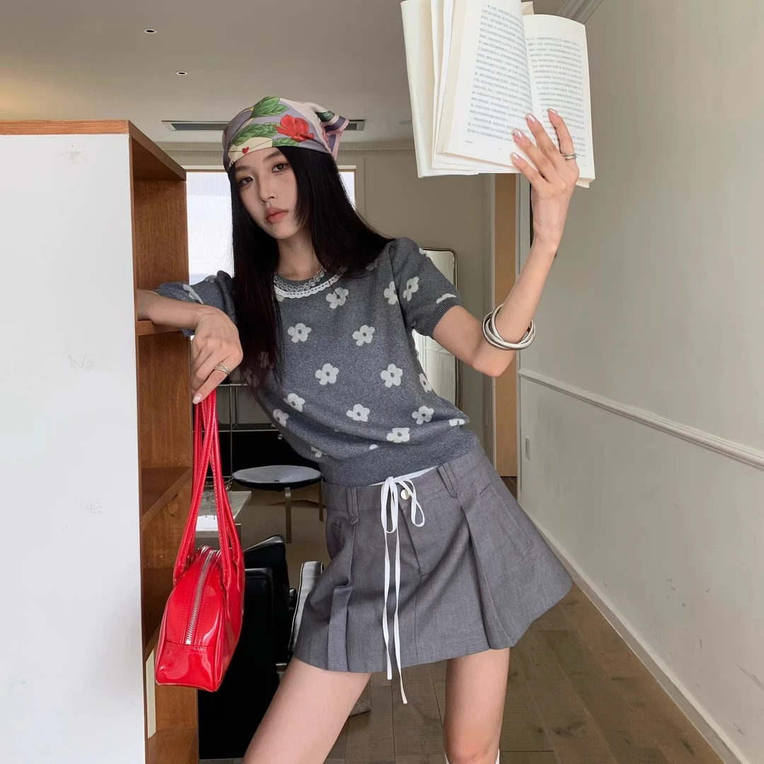 Mto Quinn针织小花短袖毛衣休闲百搭双腰灰色半身裙