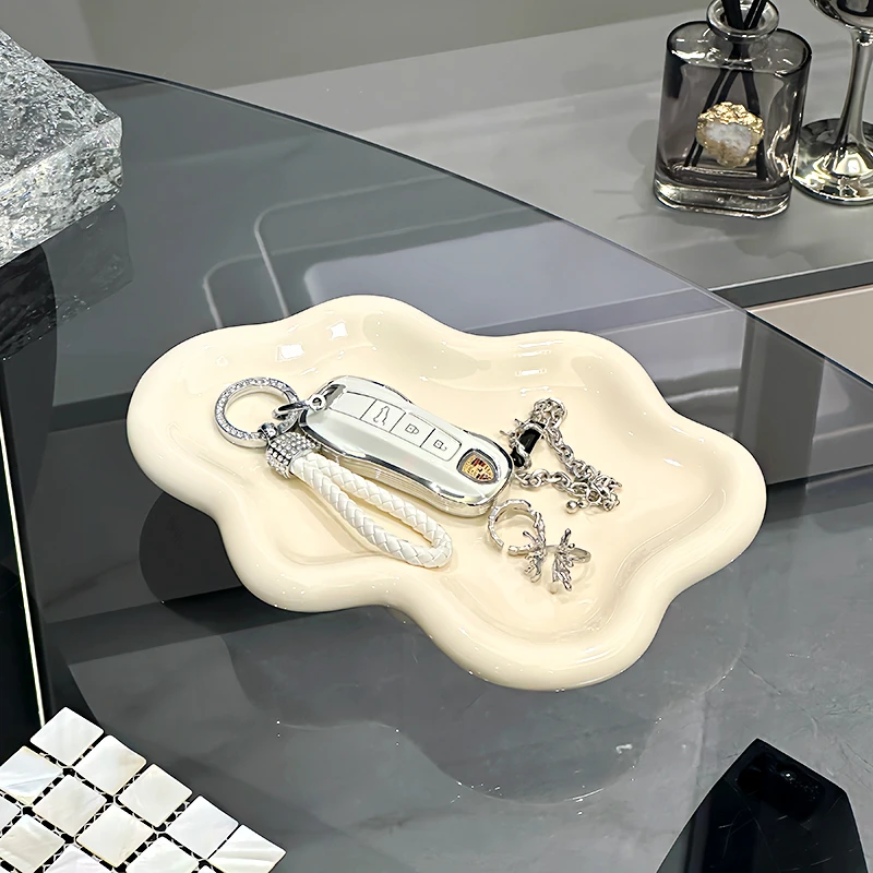 创意可爱云朵钥匙收纳陶瓷摆件轻奢桌面收纳梳妆台发卡收纳盘装饰