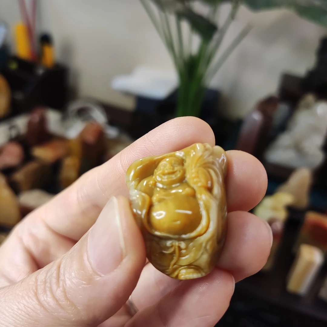 寿山银裹金田黄石弥勒