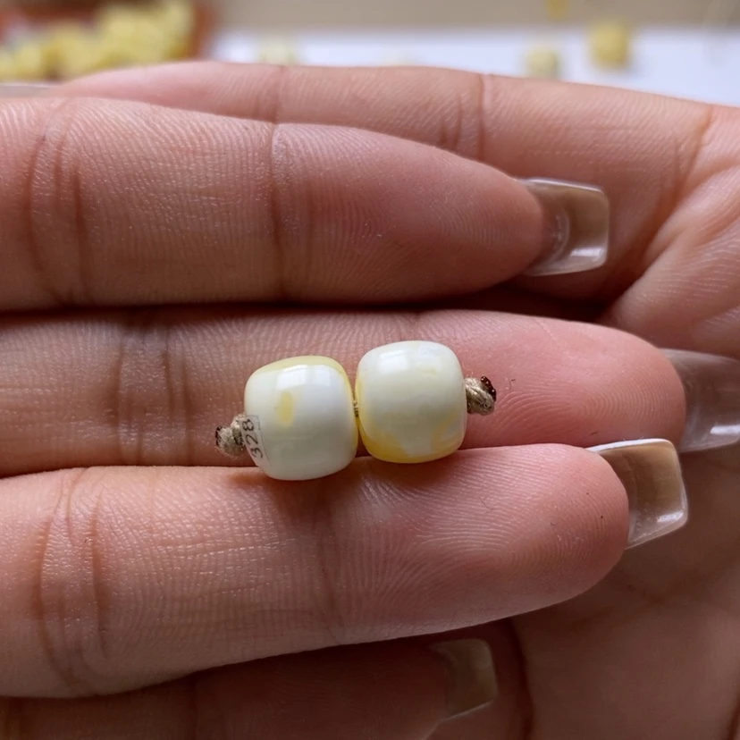 【闪购商品】琥珀裸石未镶嵌骑****曼