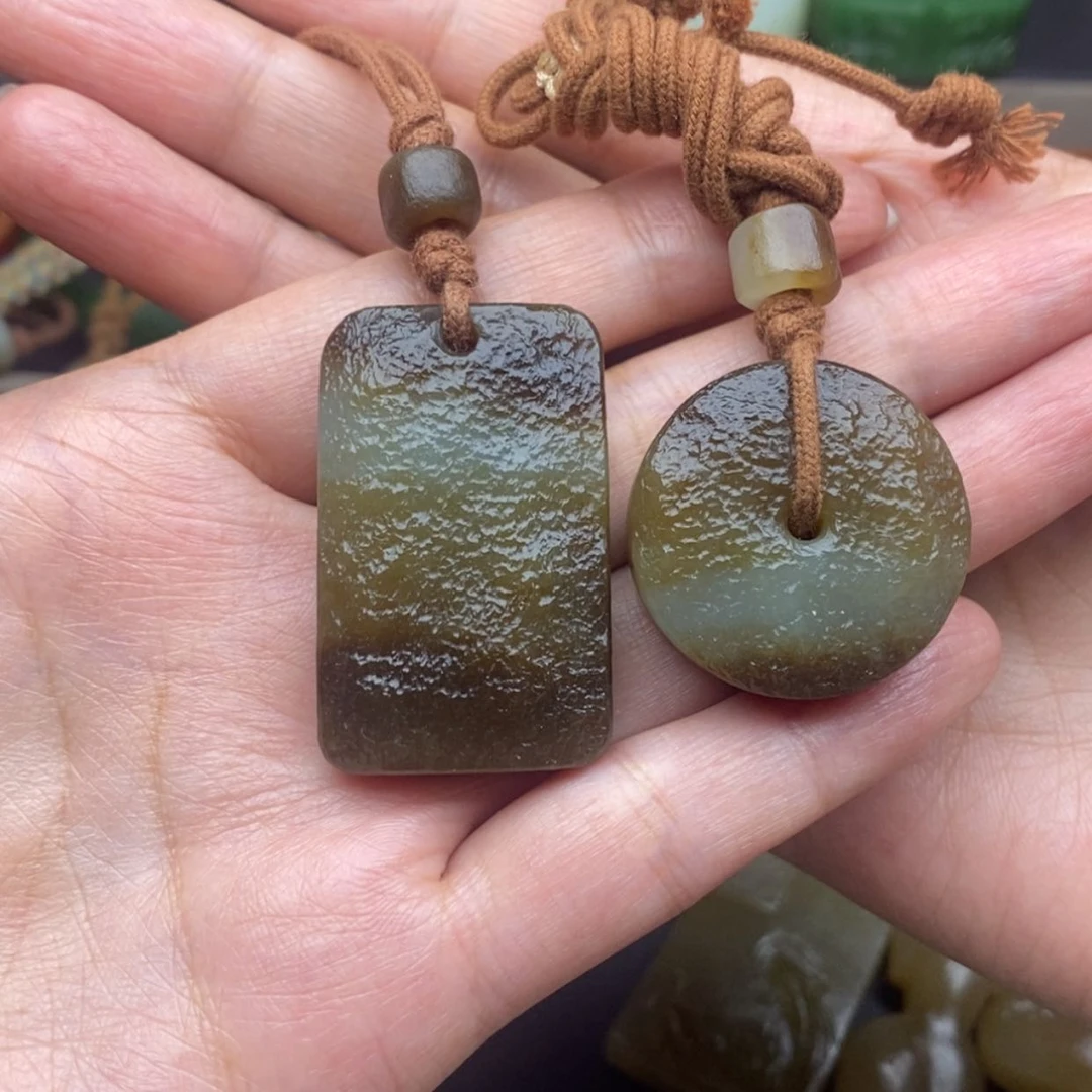 【闪购商品】和田玉（糖玉）颈饰未镶嵌可**h