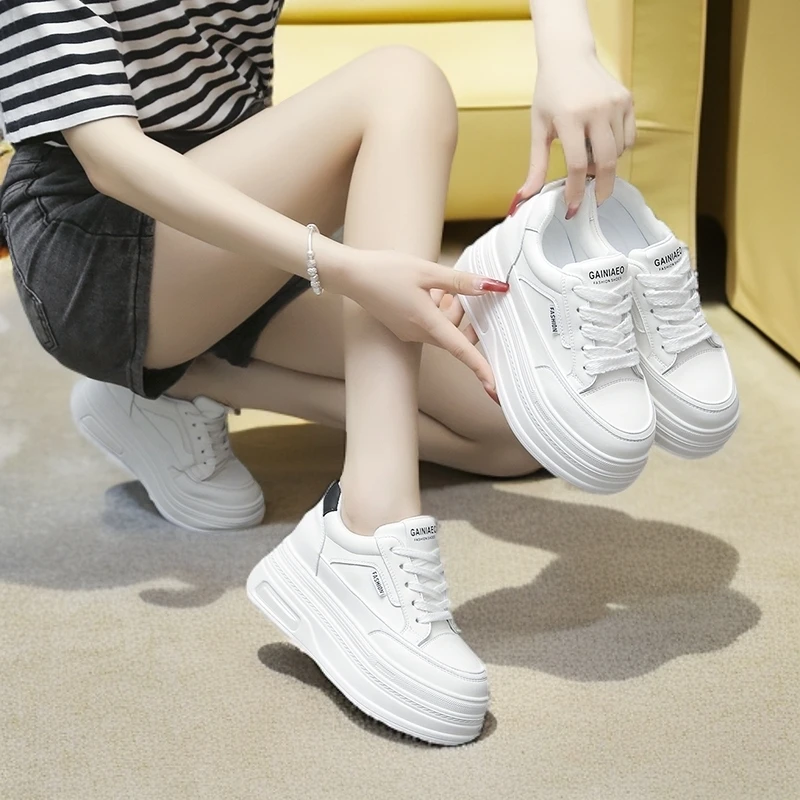 内增高8CM小白鞋女款2024秋季百搭洋气小个子高级感运动休闲潮鞋