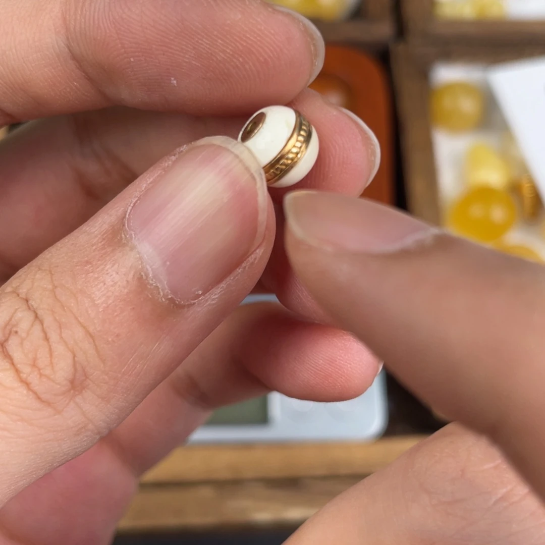 琥珀裸石未镶嵌天然321