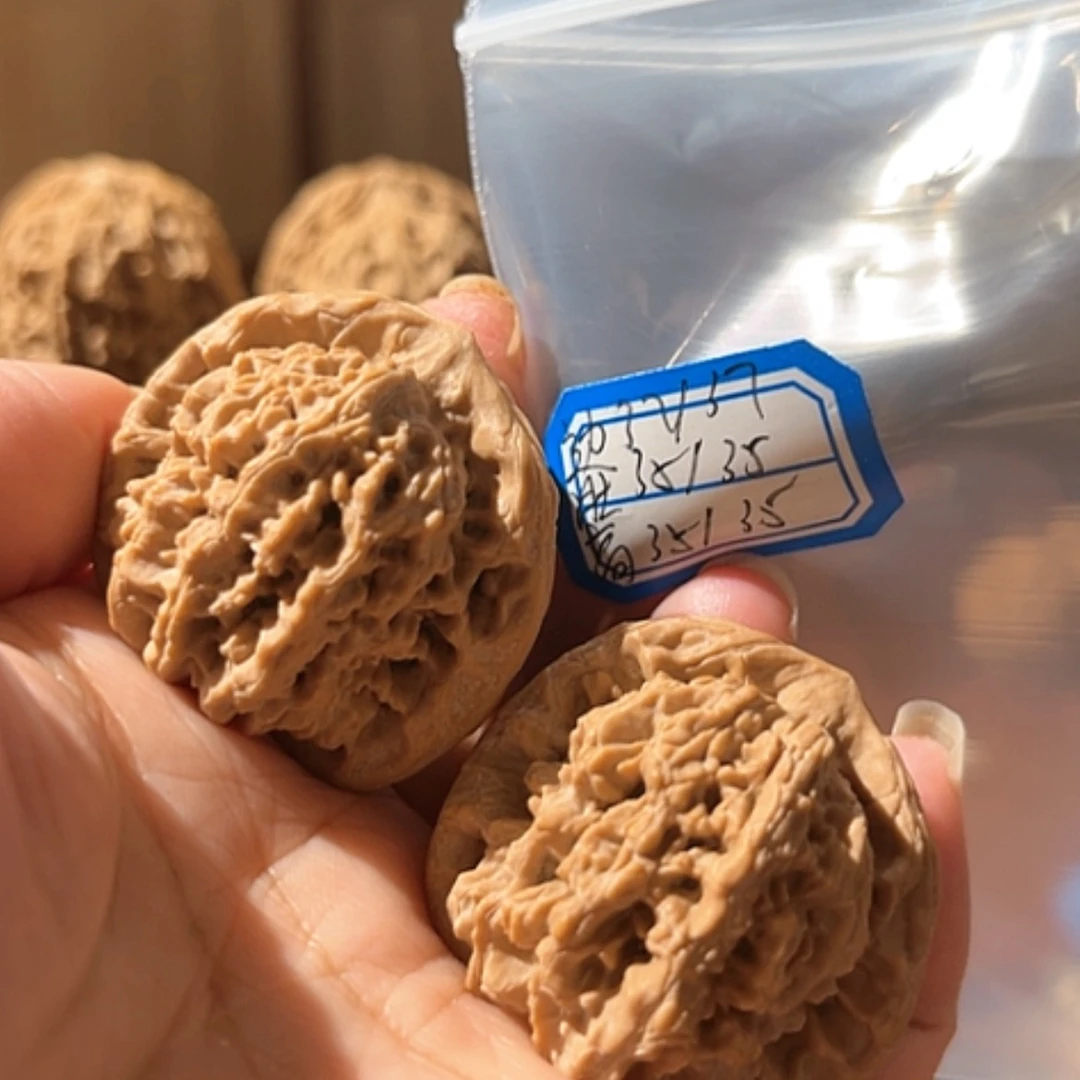 【闪购商品】文玩核桃吊坠原树马老四
