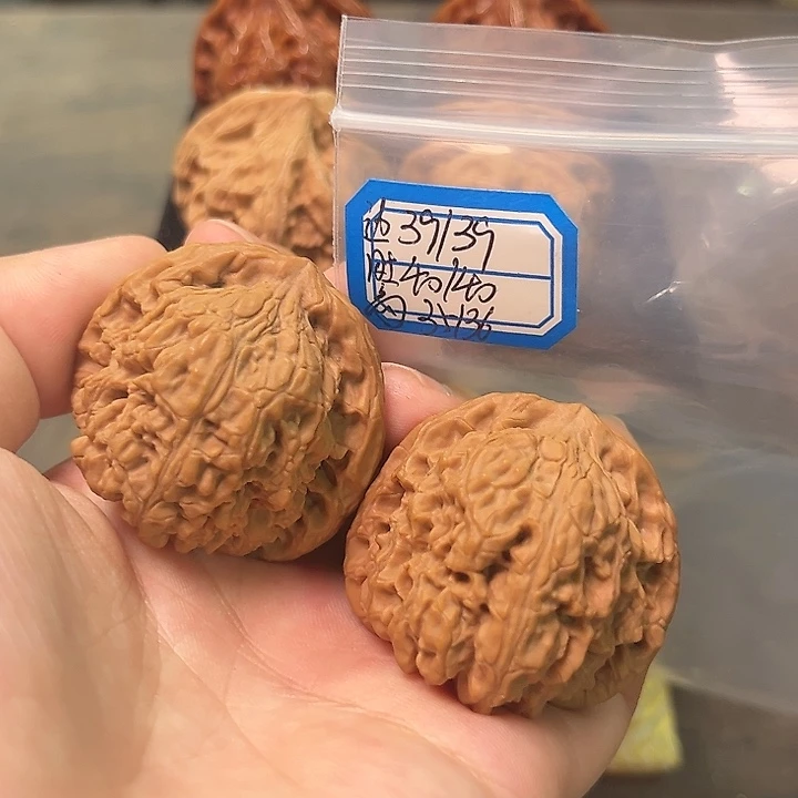 文玩核桃把件赵喜满南将石