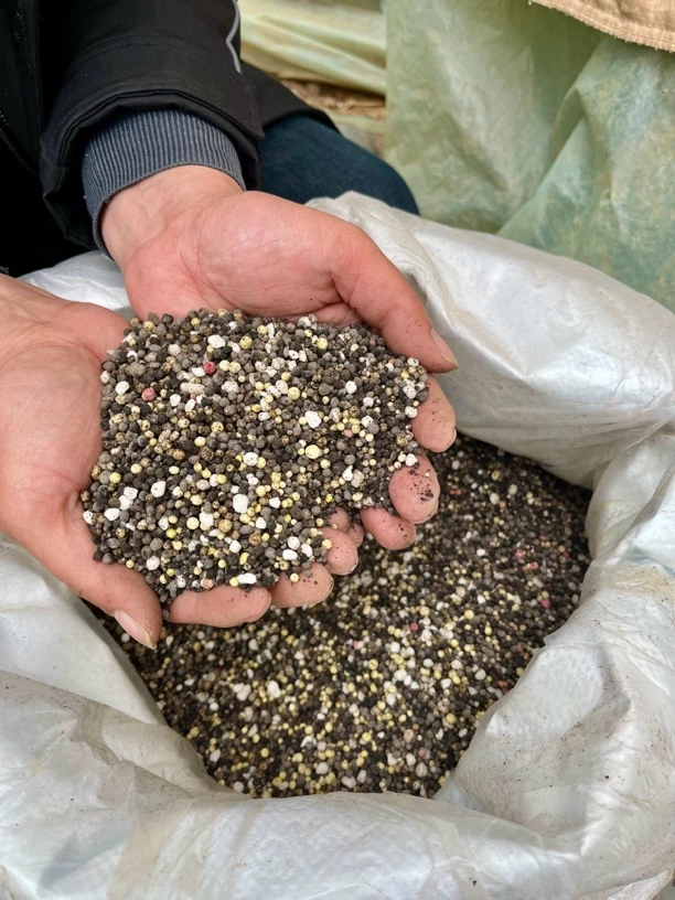 光碳复合肥料（牡丹芍药通用）