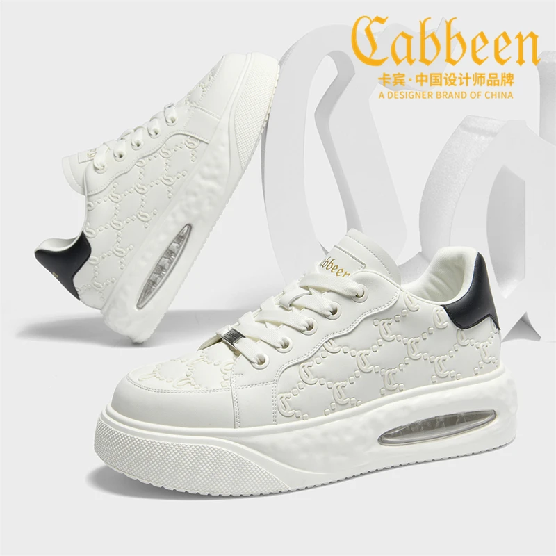 Cabbeen/卡宾时尚百搭潮感雕花气垫板鞋纯色免系简约厚底增高男鞋