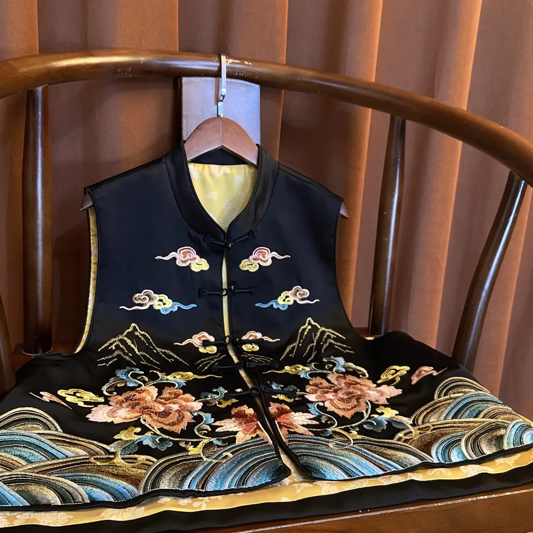 锦瑟新中式新款国风盘扣马夹女复古无袖绣花国潮丝绒马甲刺绣