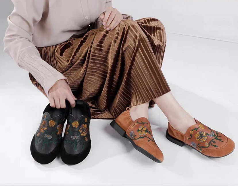 1017-1广州头层牛皮软皮手工绣花鞋平底复古