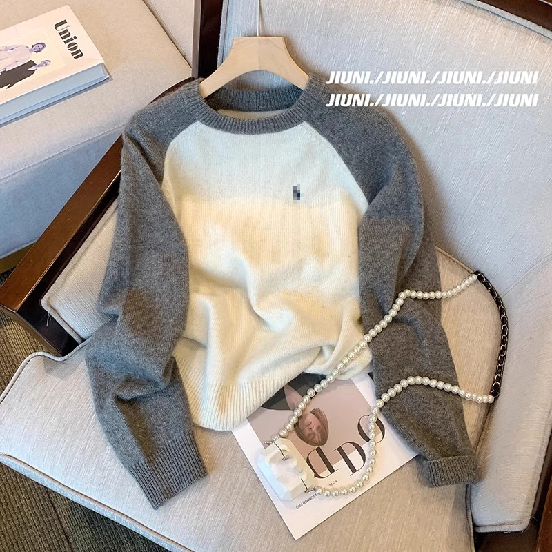 浅灰色圆领插肩袖刺绣内搭毛衣女秋冬2023新款洋气减龄软糯针织衫