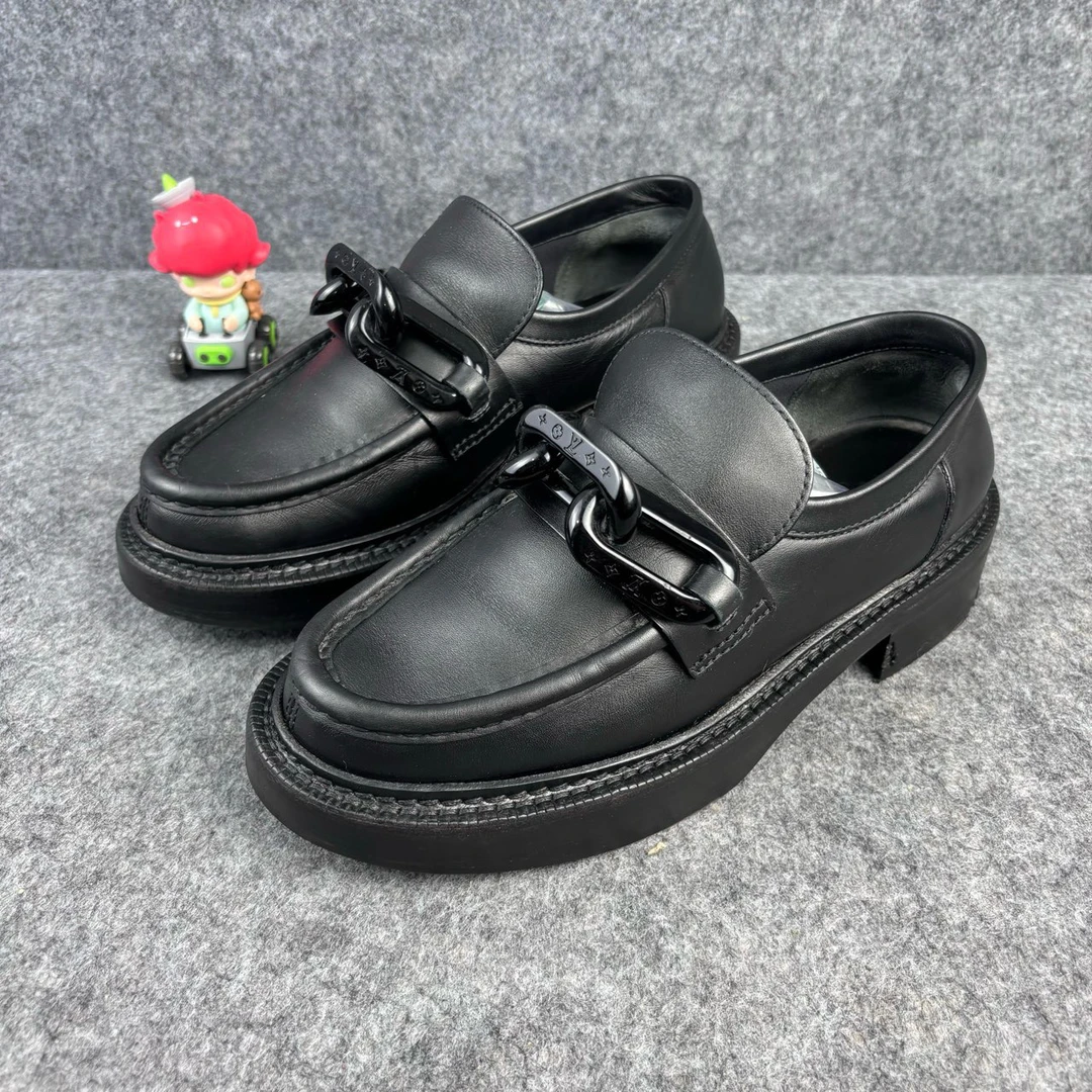 95新 LouisVuitton/路易威登 黑色乐福鞋 35.5码 品相不错YLP1251