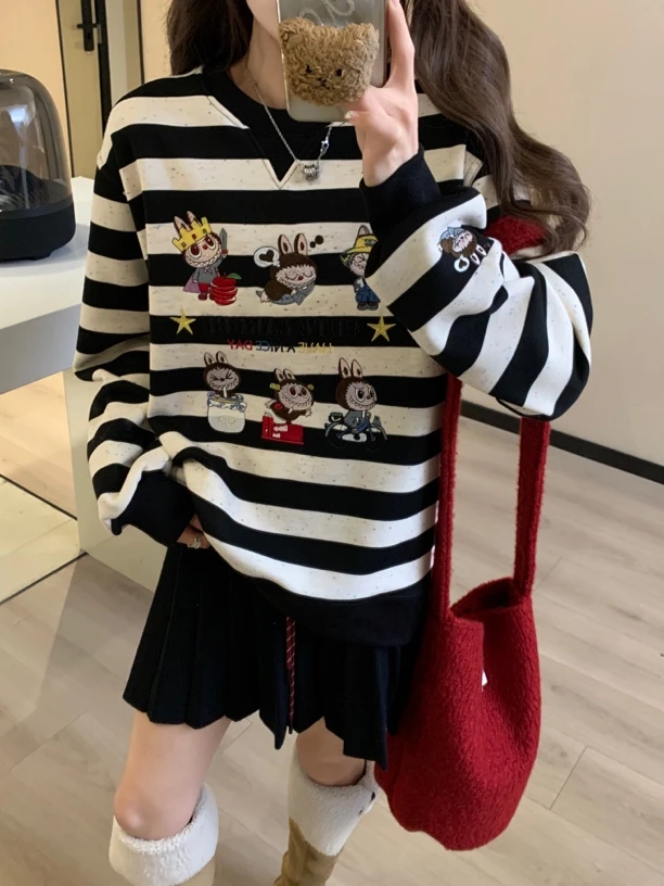 小怪兽重工刺绣条纹圆领加绒加厚长袖卫衣宽松百搭休闲女冬季卫衣