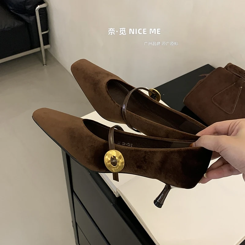 NICE ME~法式复古棕色绒面玛丽珍鞋新款一字带高跟鞋细跟单鞋女鞋