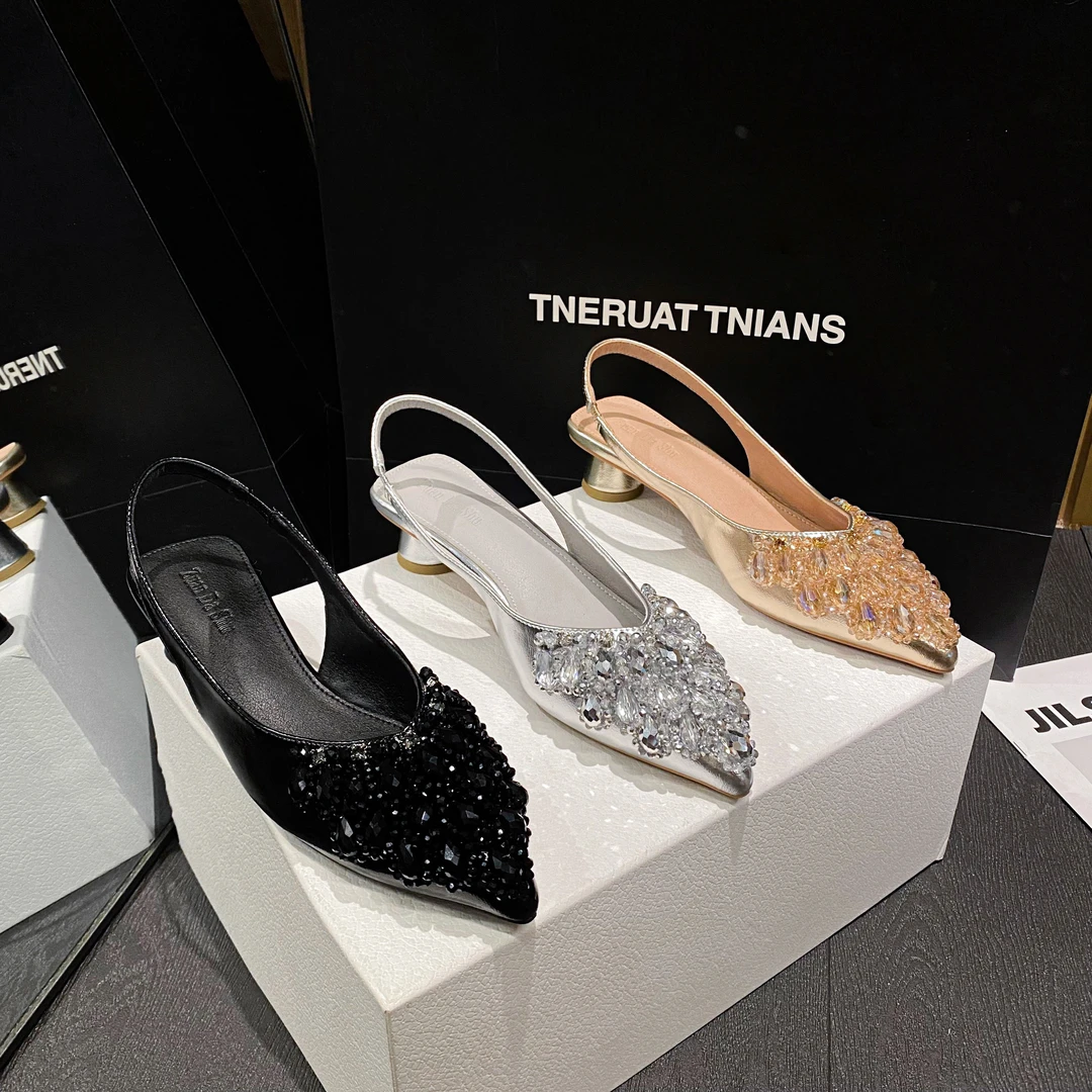 2025新款爆款粗跟尖头凉鞋女气质名媛风时尚百搭法式包头凉鞋