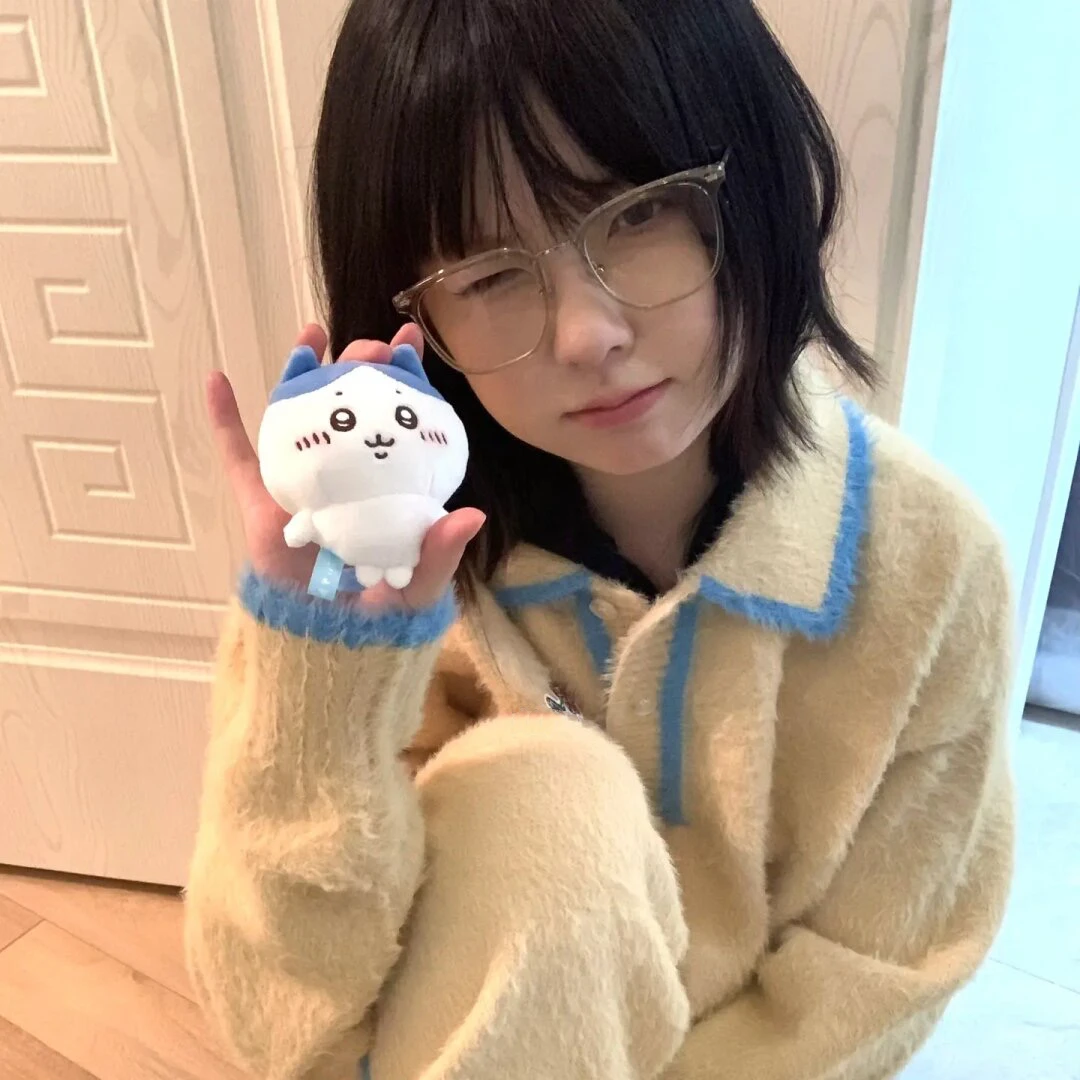 可爱挂件自嘲星星眼熊日本小脚毛绒公仔挂件情侣钥匙扣包包挂饰女