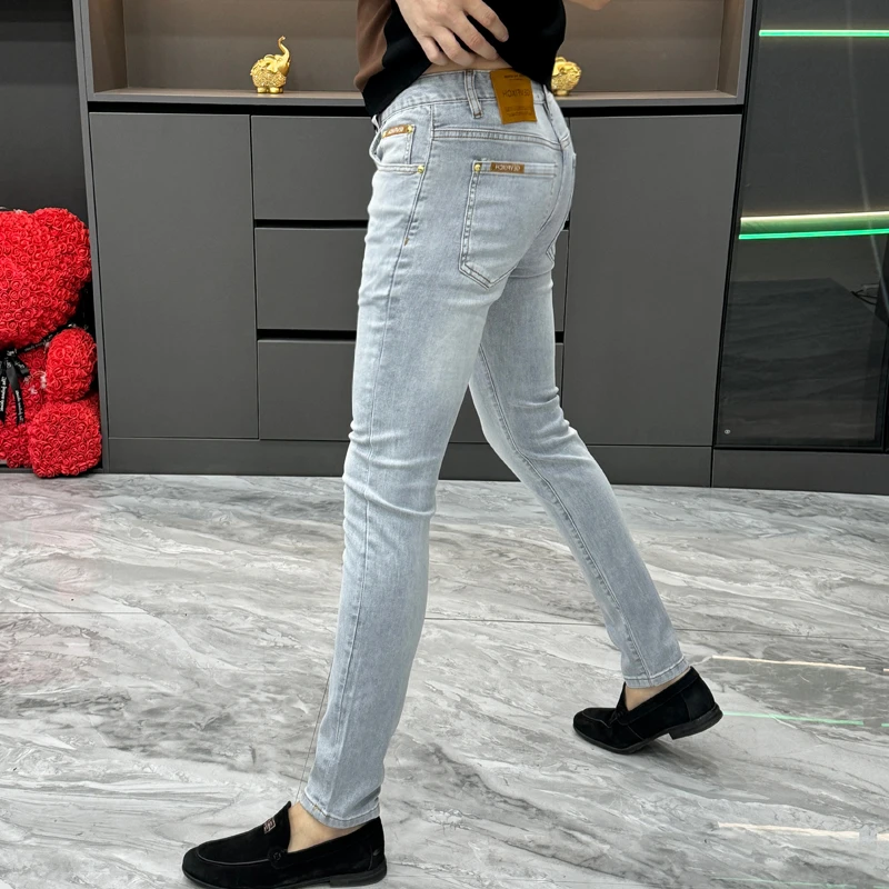 欧货潮流纯色牛仔裤男士春秋高级感商务修身小脚裤帅气休闲直筒裤