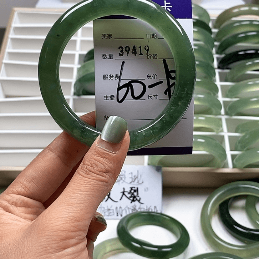 【闪购商品】蛇纹石玉手镯未镶嵌