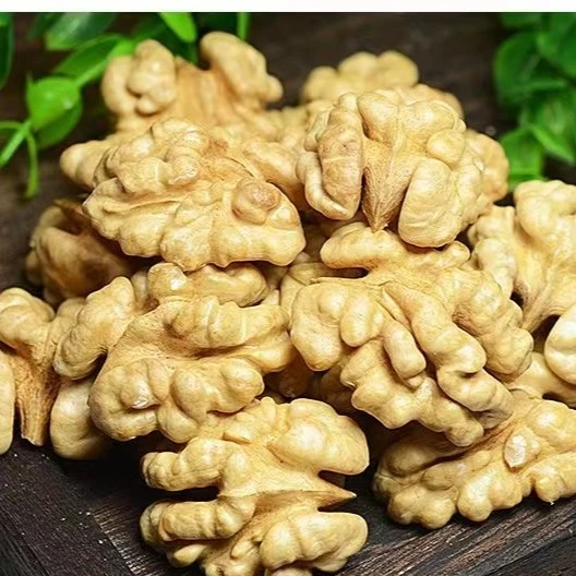 新疆纸皮核桃仁生核桃仁250g纸皮核桃剥制新货香酥催零食糕点食用