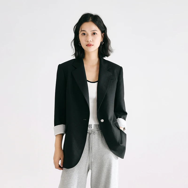 婉甸黑色廓版西装1233Q03DM3森女系