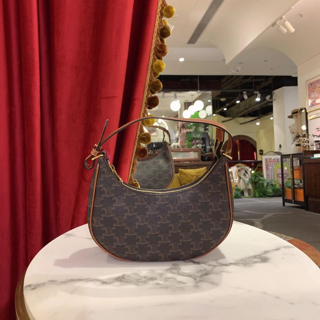 95新 Celine/思琳 GGS丨老花金扣ava腋下包/52824790