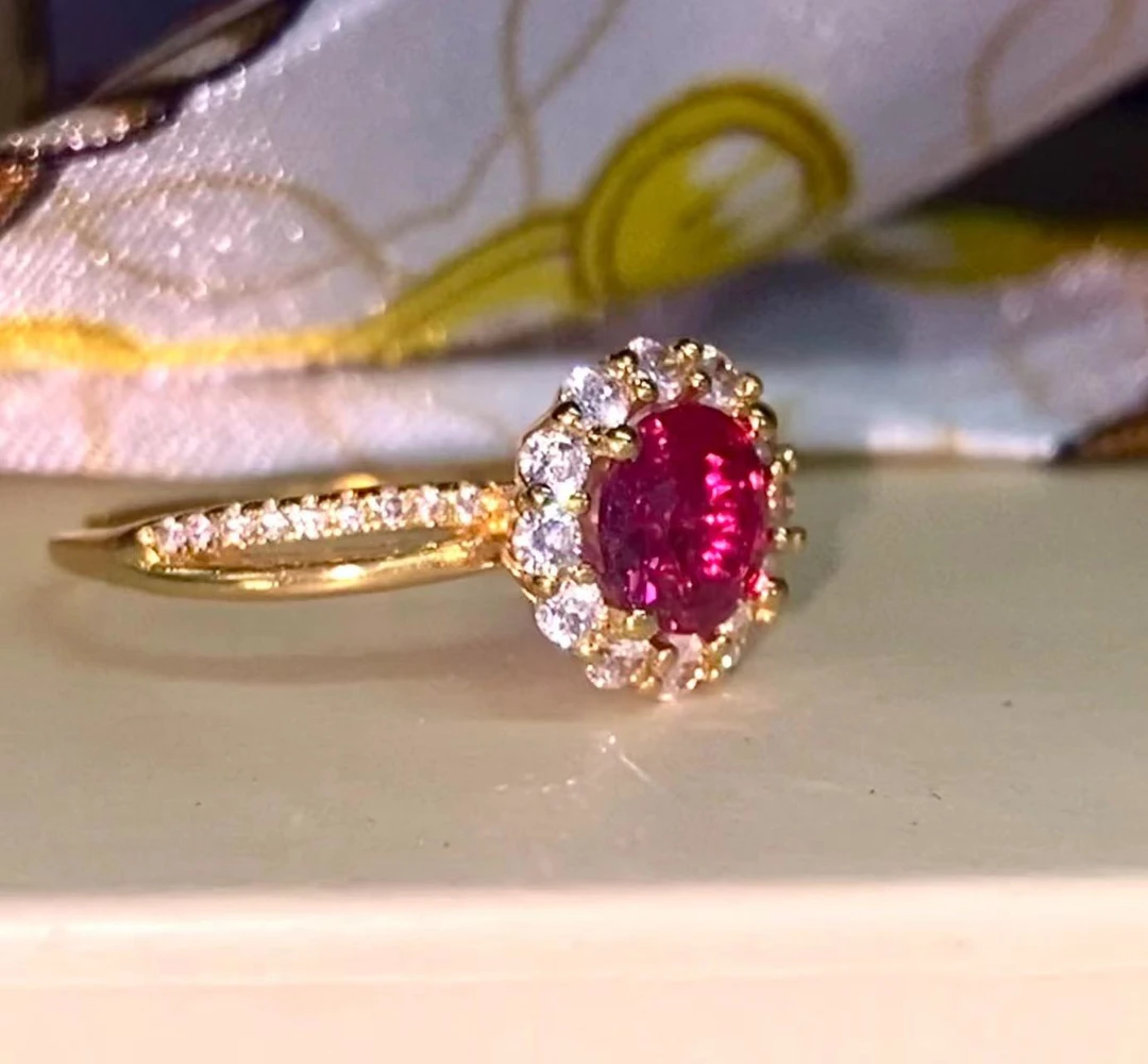 【专柜正品带鉴定证书】18 K 金满天星红宝石戒指【小婷专属X】