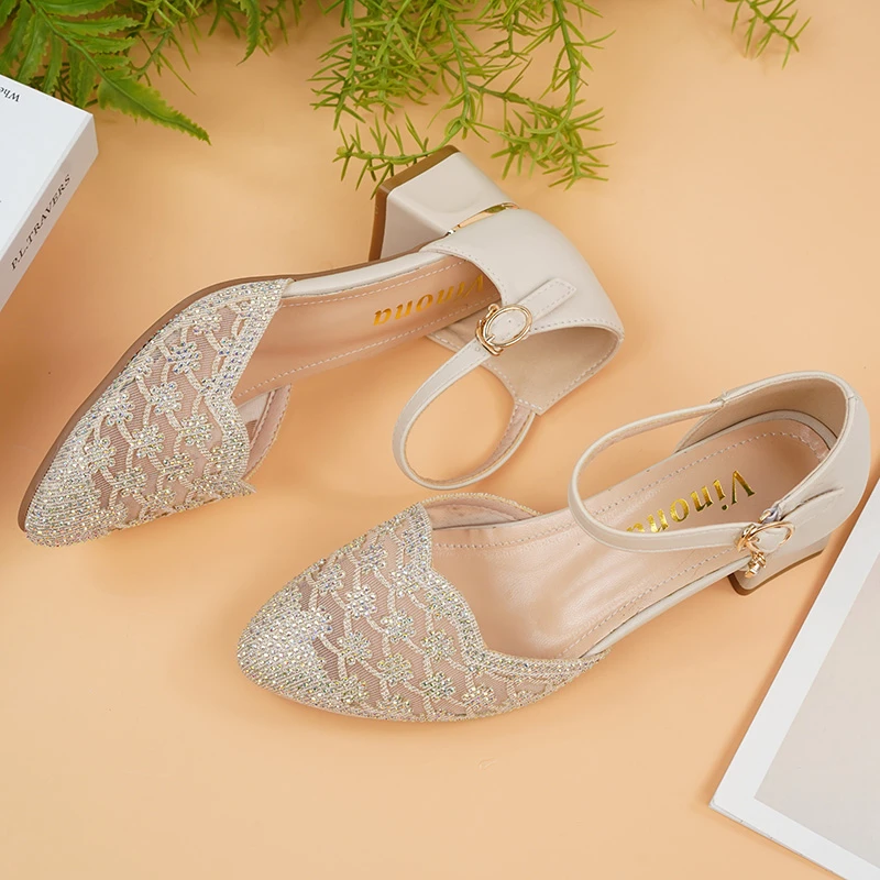 2024夏季新款妈妈凉鞋粗跟网面镂空水钻中老年人防滑包头女鞋